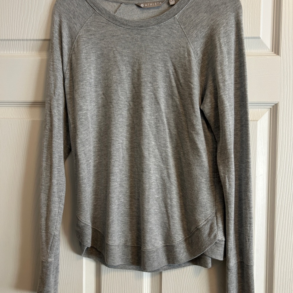 Athleta Gray Long Sleeve Women's Top/light sweatshirt